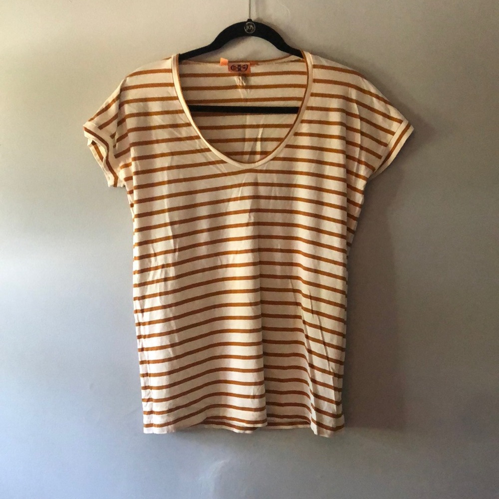 Tory Burch short sleeve t-shirt. Size S.